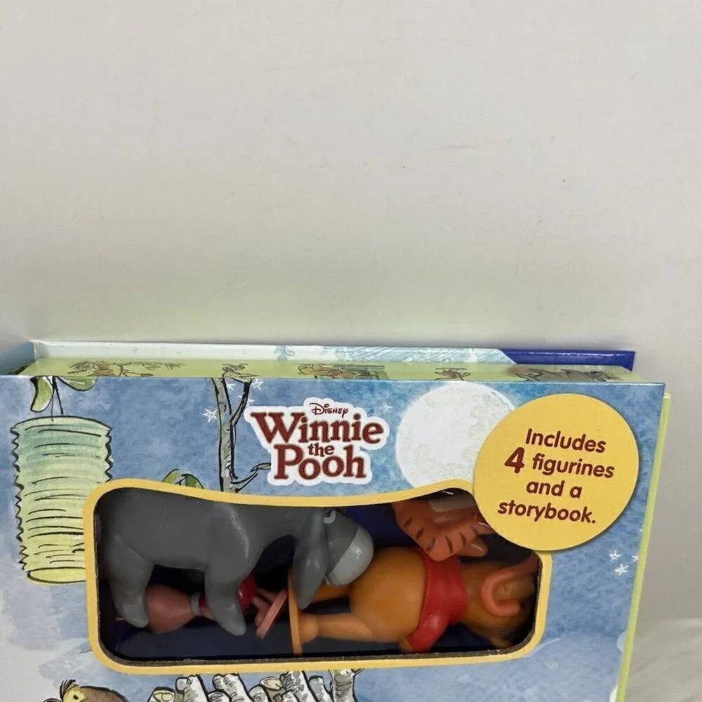 NEW DISNEY Winnie The Pooh Tattle Tales Includes 4 Figures Storybook Tigger